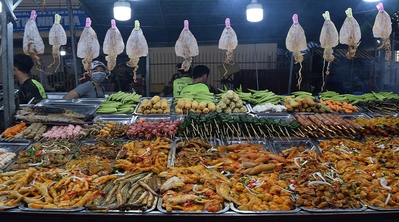 Chợ đêm Hạ Long Quảng Ninh. 